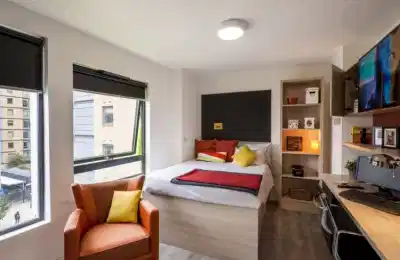 Amenities?w=400&h=260&fit=crop&q=40&auto=format&trim=auto