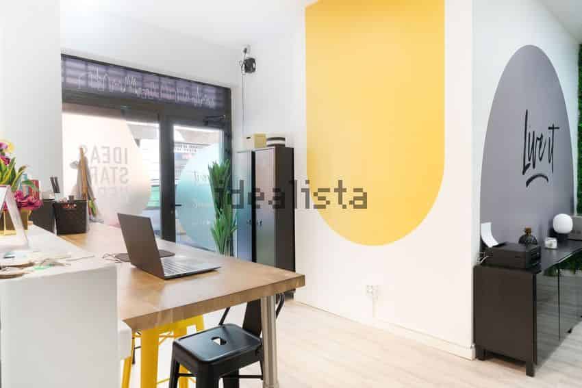 Amenities?w=400&h=260&fit=crop&q=40&auto=format&trim=auto