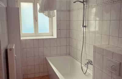 Room 1 - Bedroom?w=400&h=260&fit=crop&q=40&auto=format&trim=auto