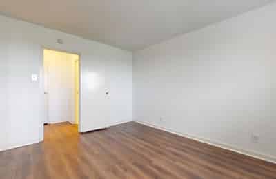 Kitchen?w=400&h=260&fit=crop&q=40&auto=format&trim=auto