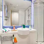 newcastle - the shield - classic bronze en suite - 1600x1200