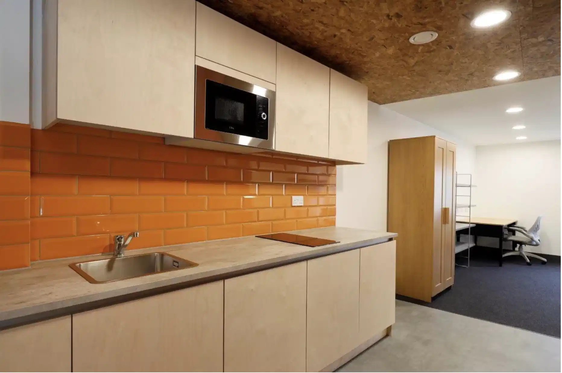 Amenities?w=400&h=260&fit=crop&q=40&auto=format&trim=auto