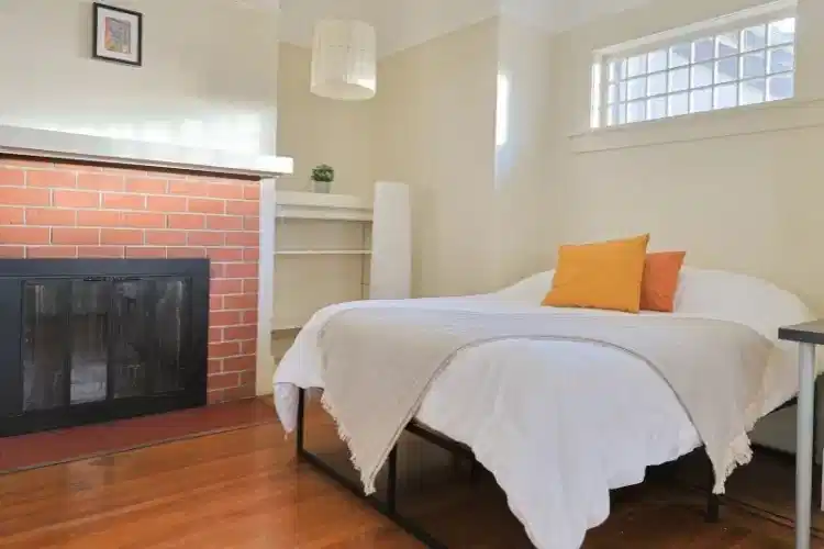 5570 Balaclava St, Vancouver - Vancouver, Canada - Rembrandt room( 6 Bed 2 Bath ) - Bedroom