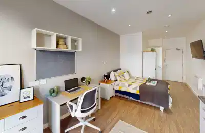 Floor Plan?w=400&h=260&fit=crop&q=40&auto=format&trim=auto