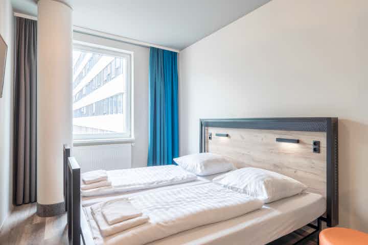 aohostels_cologne_neumarkt_rooms_DBL_01_10MB