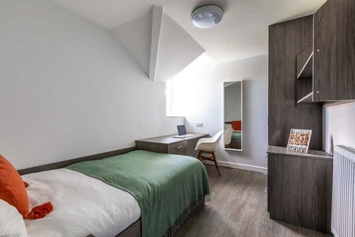Four Bed Flat - Bedroom