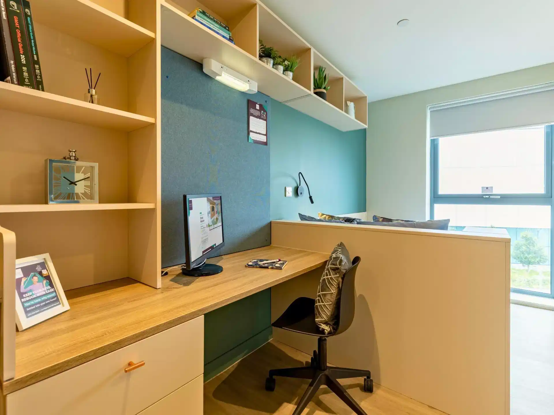 Common Area?w=400&h=260&fit=crop&q=40&auto=format&trim=auto