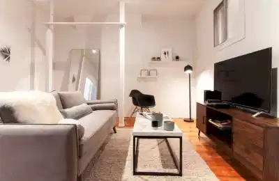 2nd Ave, New York - New York City, New York, United States - Amenities
