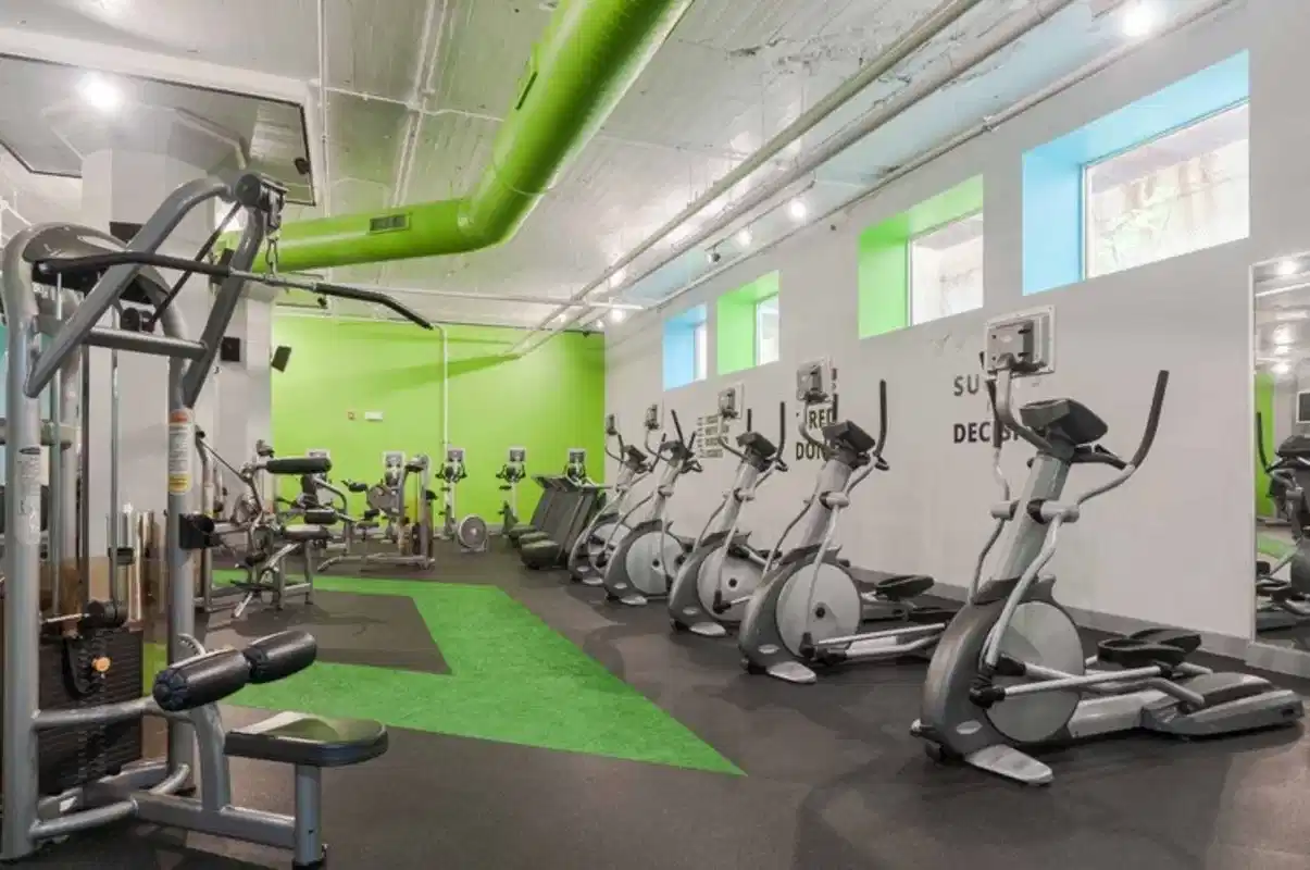 Marine Club, Philadelphia - Philadelphia, Pennsylvania, United States - Amenities