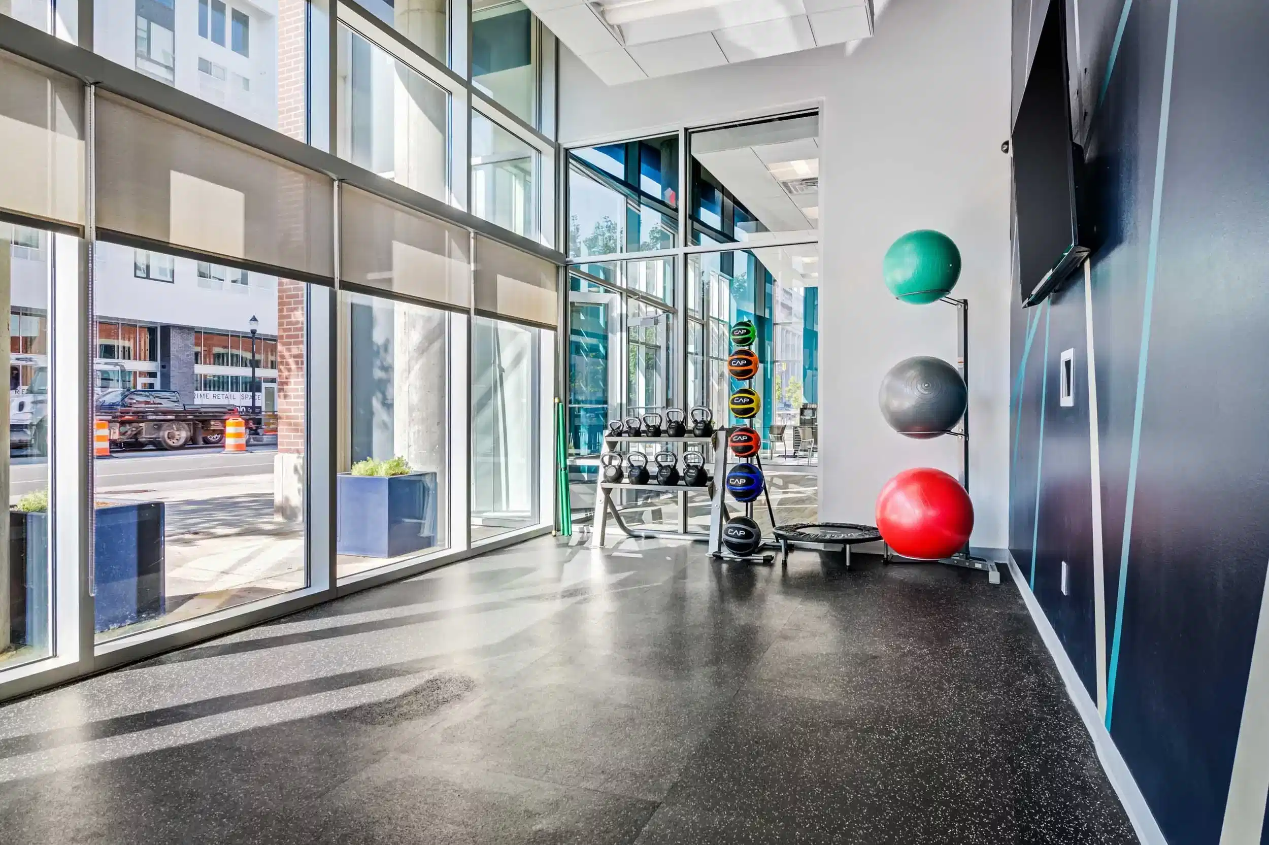 Pulliam Square, Indianapolis - Indianapolis, Indiana, United States - Amenities