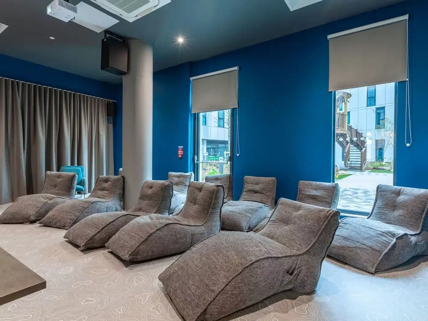 Pavilion Court, London - London, England, United Kingdom - Amenities