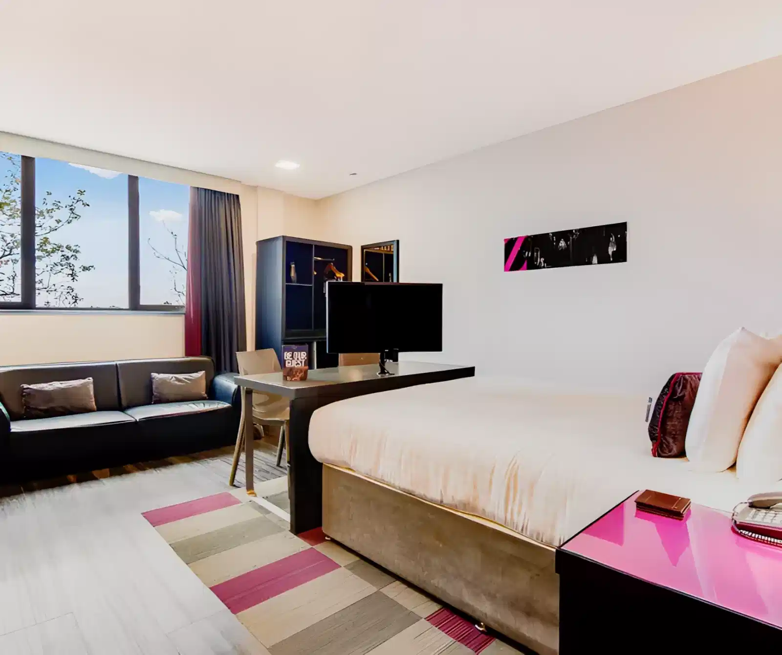 Amenities?w=400&h=260&fit=crop&q=40&auto=format&trim=auto