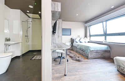 Amenities?w=400&h=260&fit=crop&q=40&auto=format&trim=auto