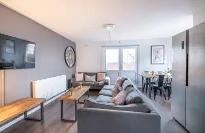 Room in a 7 Bedroom Apartment, 28 Church Street, Nottingham NG7 1SJ (Flat 1) - Nottingham, England, United Kingdom - Common Area