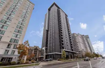 King Street Towers, Waterloo - Waterloo, Ontario, Canada - Exterior