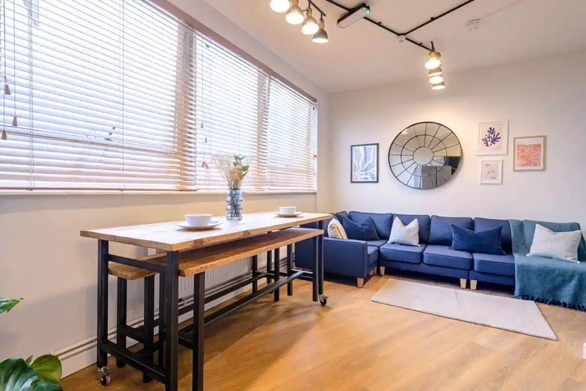 Room in a 5 Bedroom Apartment, TW1X, London TW1 4AD (Flat 6) - London, England, United Kingdom - Common Area