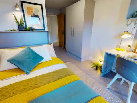 iQ-Student-Accommodation-Edinburgh-Fountainbridge-Bedrooms-Gold_En_Suite_Plus(7)