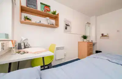 Lucia Foster Welch, Southampton - Southampton, England, United Kingdom - Non Ensuite – Bronze - Amenities