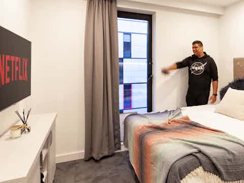 True Apartment   5 Bedrooms - Bedroom