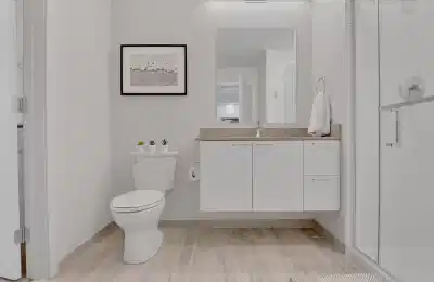 The Chestnut at University City, Philadelphia - Philadelphia, Pennsylvania, United States - Bathroom
