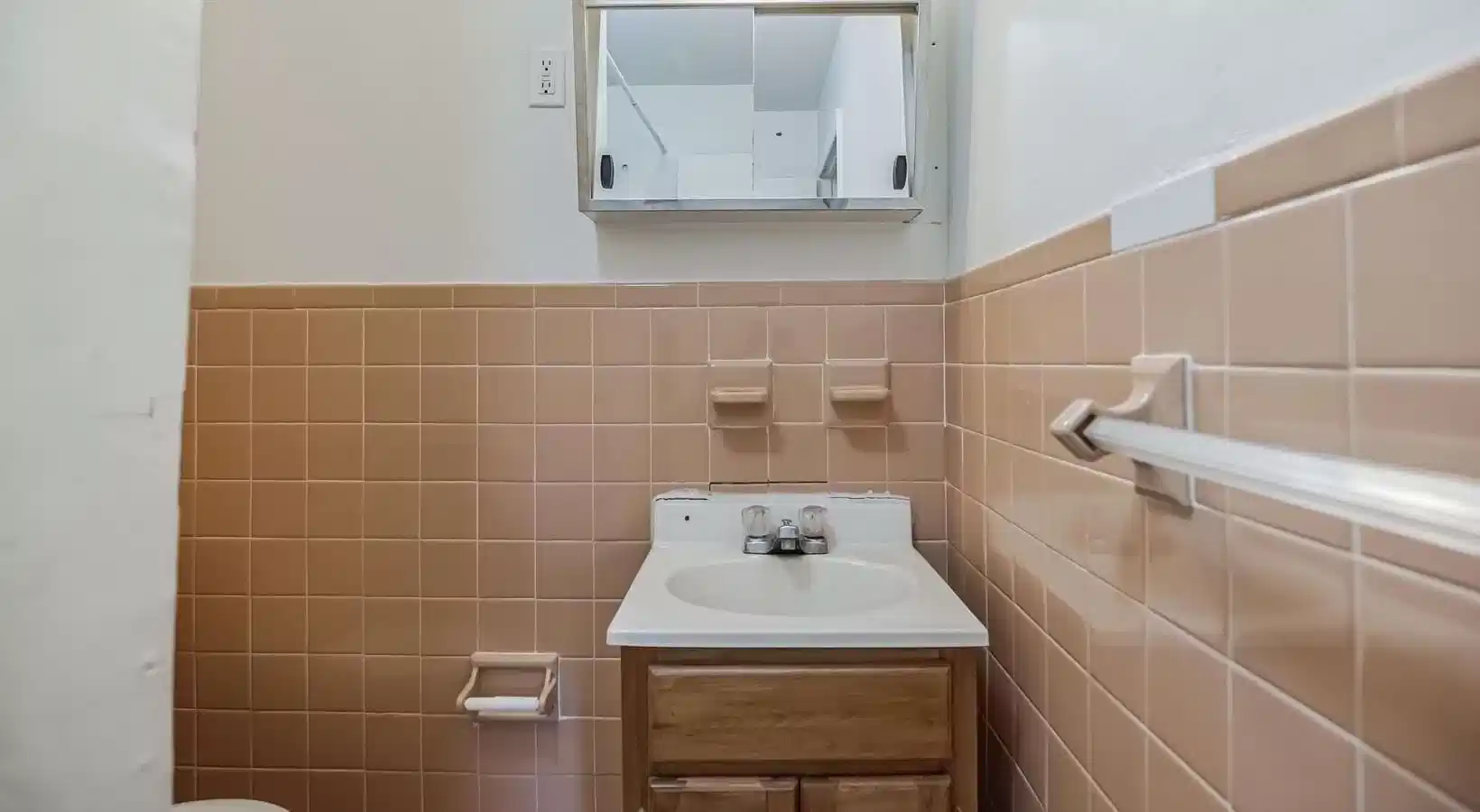 Campus Terrace, Glassboro - Glassboro, New Jersey, United States - Bathroom
