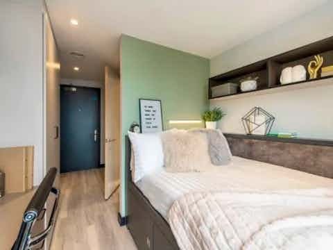 Premium 2 Bed Apartment - Bedroom