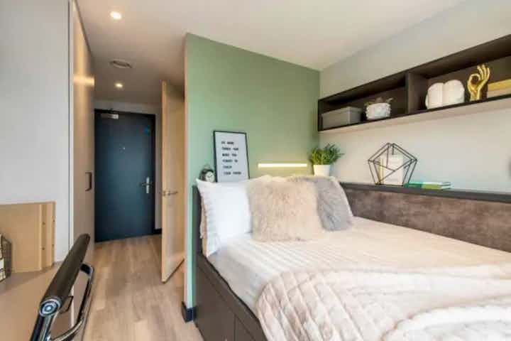 Premium 2 Bed Apartment - Bedroom