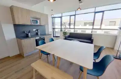Avenue Sainte-Anne, Paris - Paris, France - Kitchen