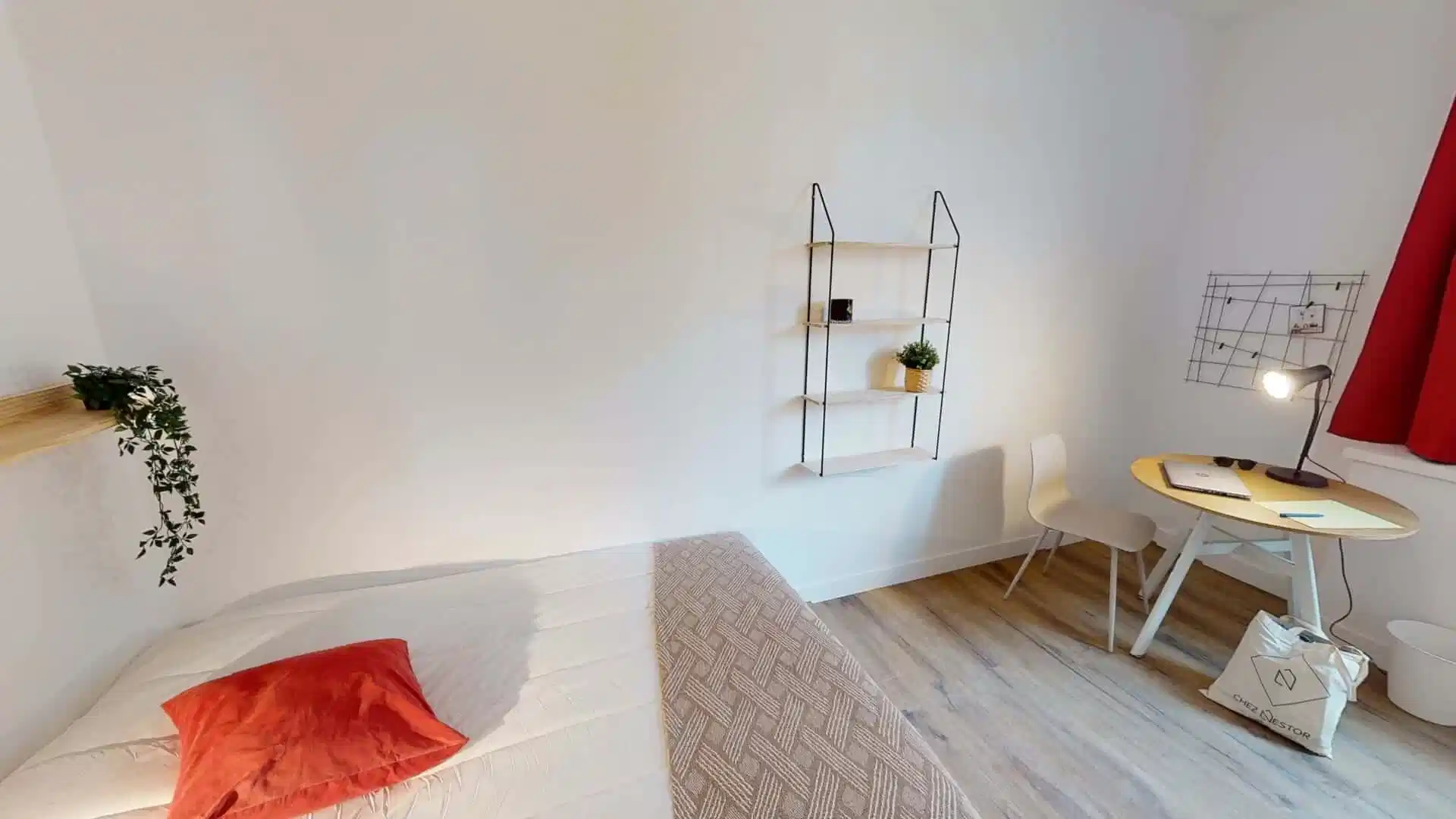 Common Area?w=400&h=260&fit=crop&q=40&auto=format&trim=auto