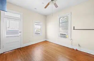 Common Area?w=400&h=260&fit=crop&q=40&auto=format&trim=auto