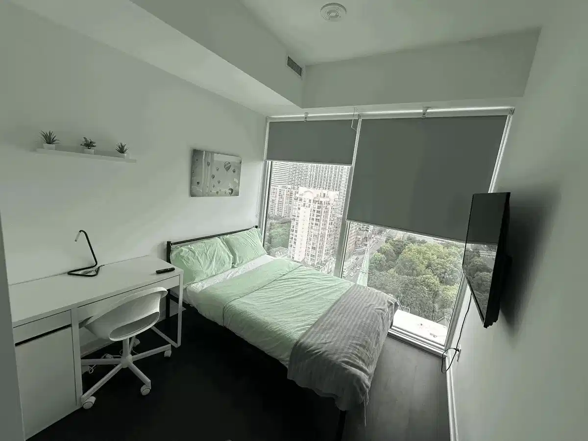 Silver Room - Bedroom?w=400&h=260&fit=crop&q=40&auto=format&trim=auto