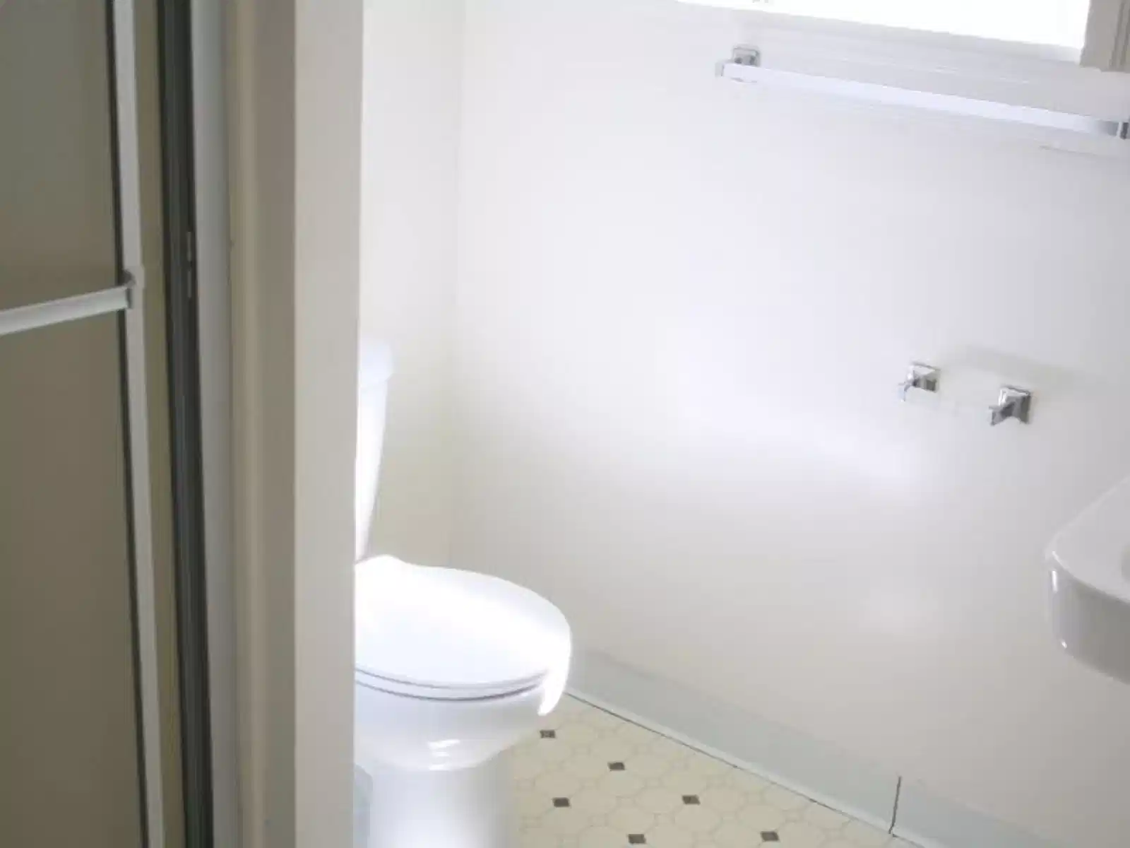 Kitchen?w=400&h=260&fit=crop&q=40&auto=format&trim=auto