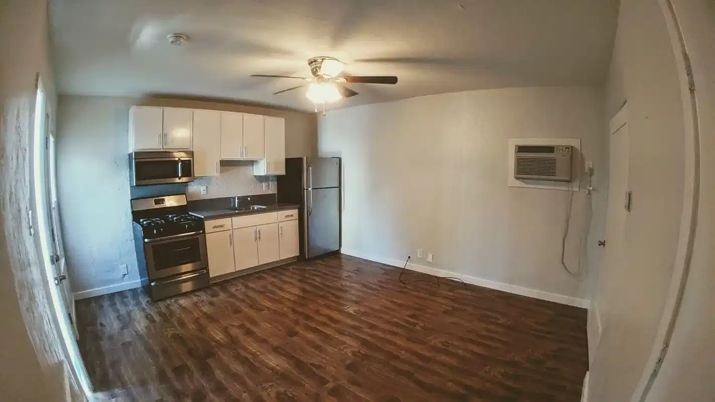 2639 Monmouth Ave, Los Angeles - Los Angeles, California, United States - Kitchen