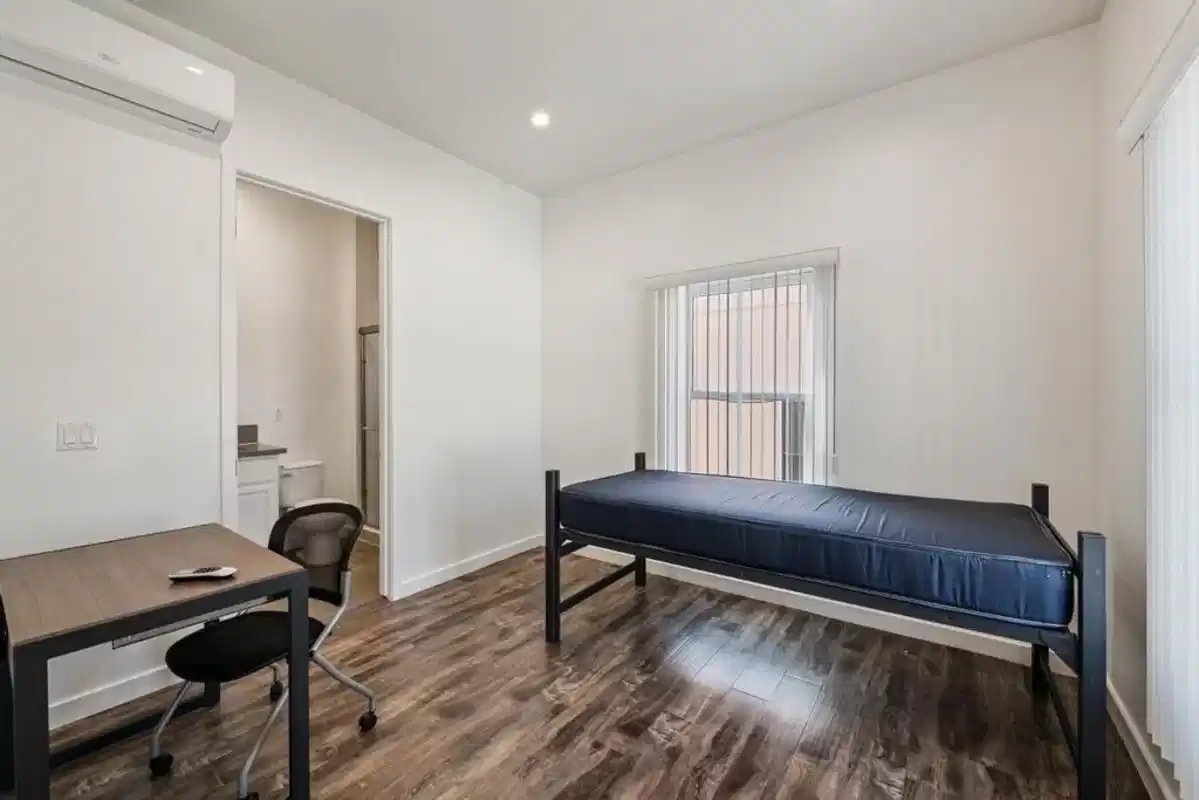 2649 Ellendale Pl, Los Angeles - Los Angeles, California, United States - Bedroom