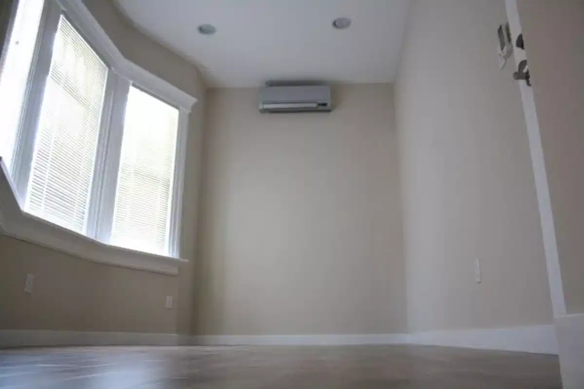 2833 Menlo Ave, Los Angeles - Los Angeles, California, United States - Room