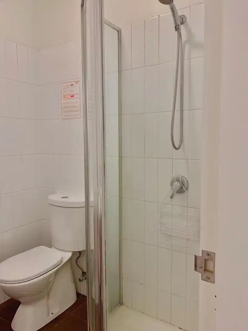 Amenities?w=400&h=260&fit=crop&q=40&auto=format&trim=auto