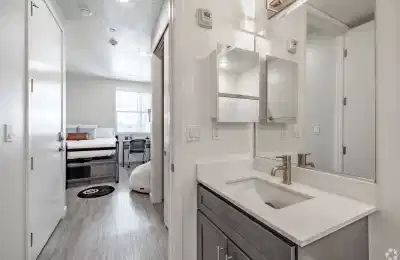 Element, Los Angeles - Los Angeles, California, United States - Bathroom