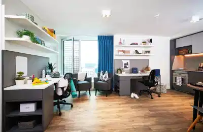Common Area?w=400&h=260&fit=crop&q=40&auto=format&trim=auto