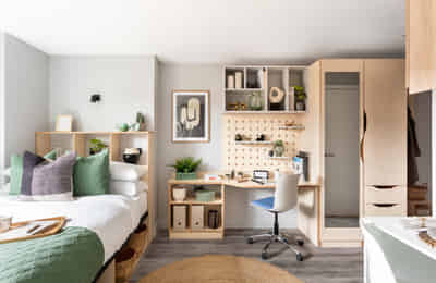 Amenities?w=400&h=260&fit=crop&q=40&auto=format&trim=auto
