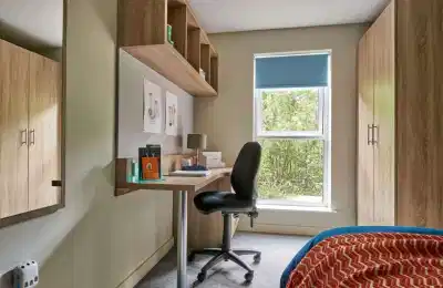 Amenities?w=400&h=260&fit=crop&q=40&auto=format&trim=auto