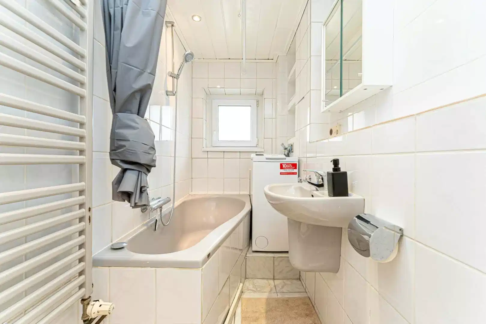 Lienemannstraße, Berlin - Berlin, Germany - Room 4 - Bathroom