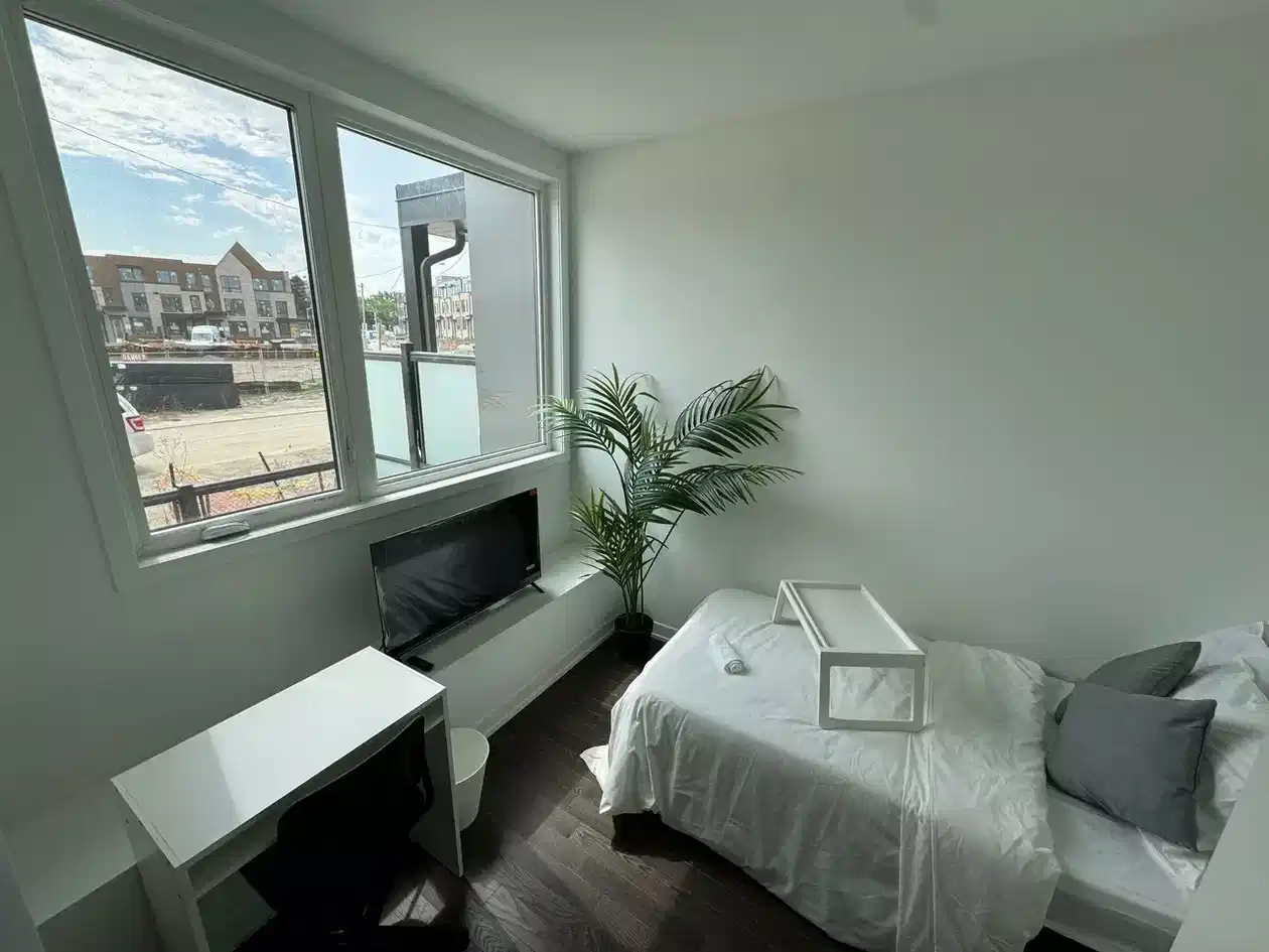 Amenities?w=400&h=260&fit=crop&q=40&auto=format&trim=auto