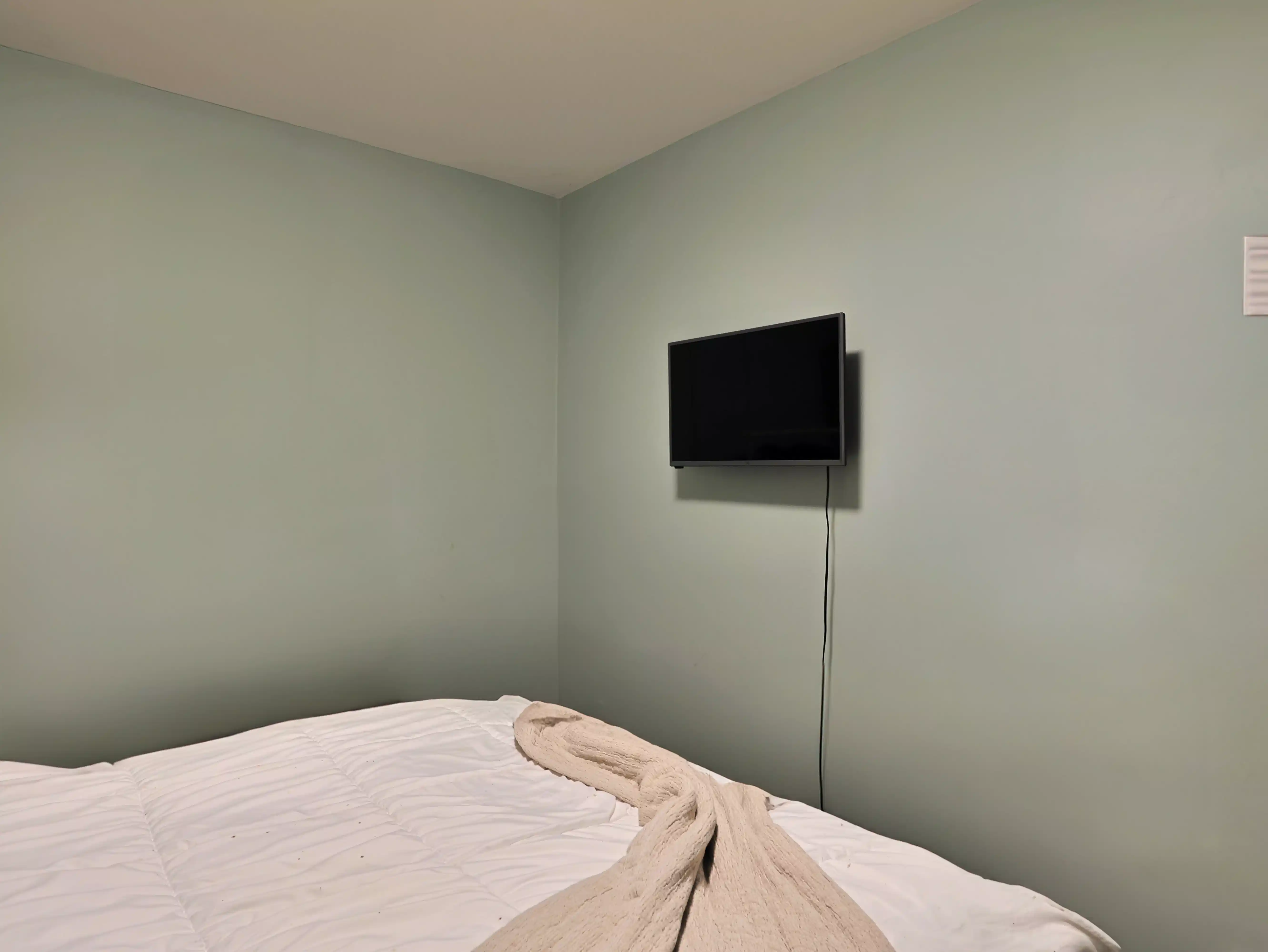 Amenities?w=400&h=260&fit=crop&q=40&auto=format&trim=auto