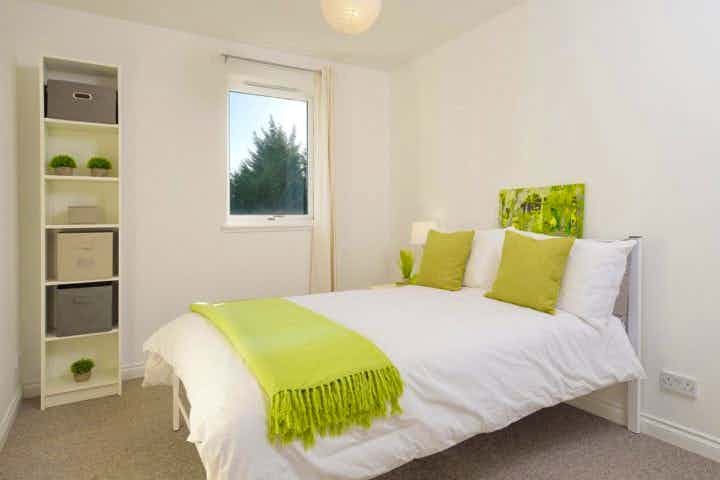 2 Bed Flat With Study - Bedroom