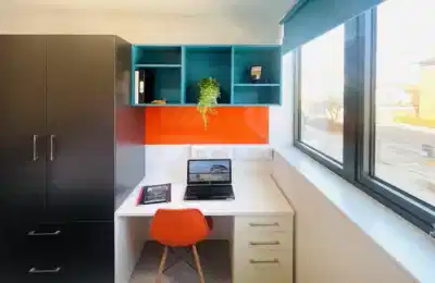 Common Area?w=400&h=260&fit=crop&q=40&auto=format&trim=auto