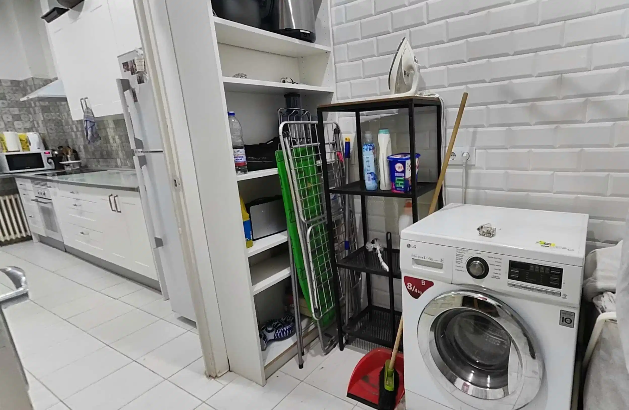 Kitchen?w=400&h=260&fit=crop&q=40&auto=format&trim=auto