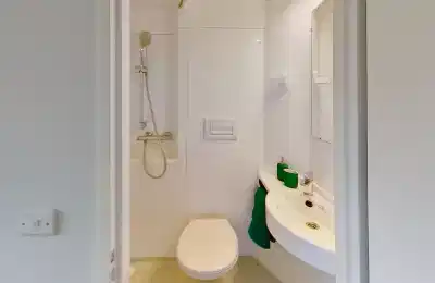 Middle Street, Nottingham - Nottingham, England, United Kingdom - Bathroom