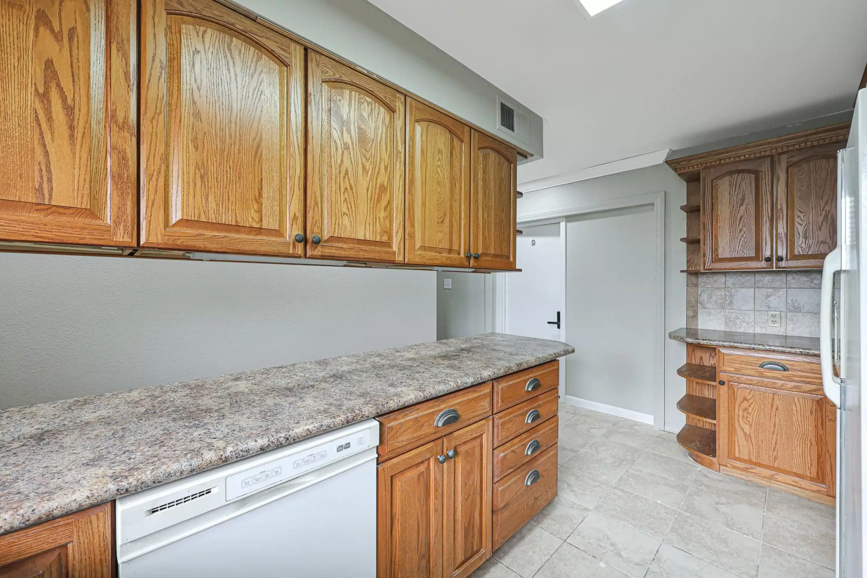 PDP 85033, Phoenix - Phoenix, Arizona, United States - #25658 : Room in 9 Bed 3 Bath - Kitchen