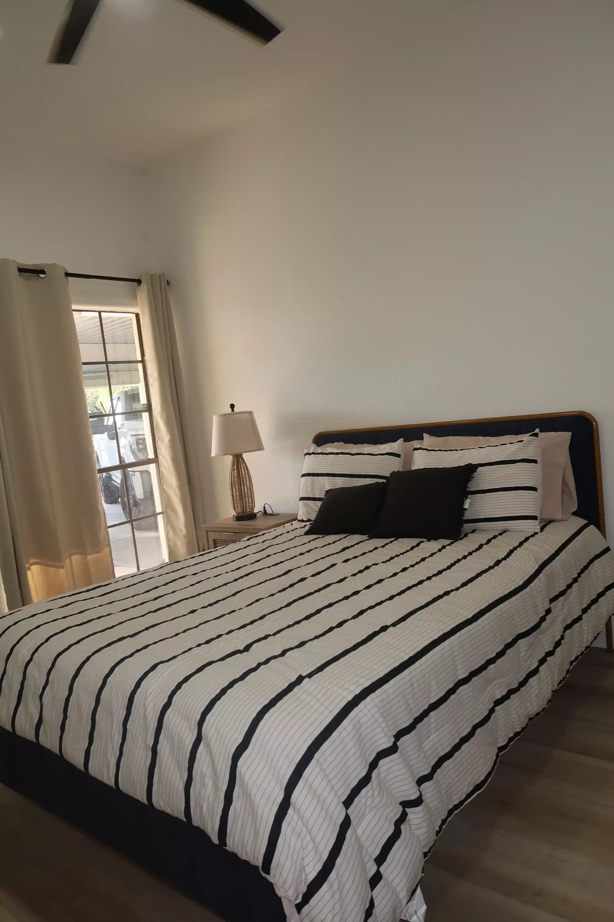 #30378 : Room in 10 Bed 3 Bath - Bathroom?w=400&h=260&fit=crop&q=40&auto=format&trim=auto