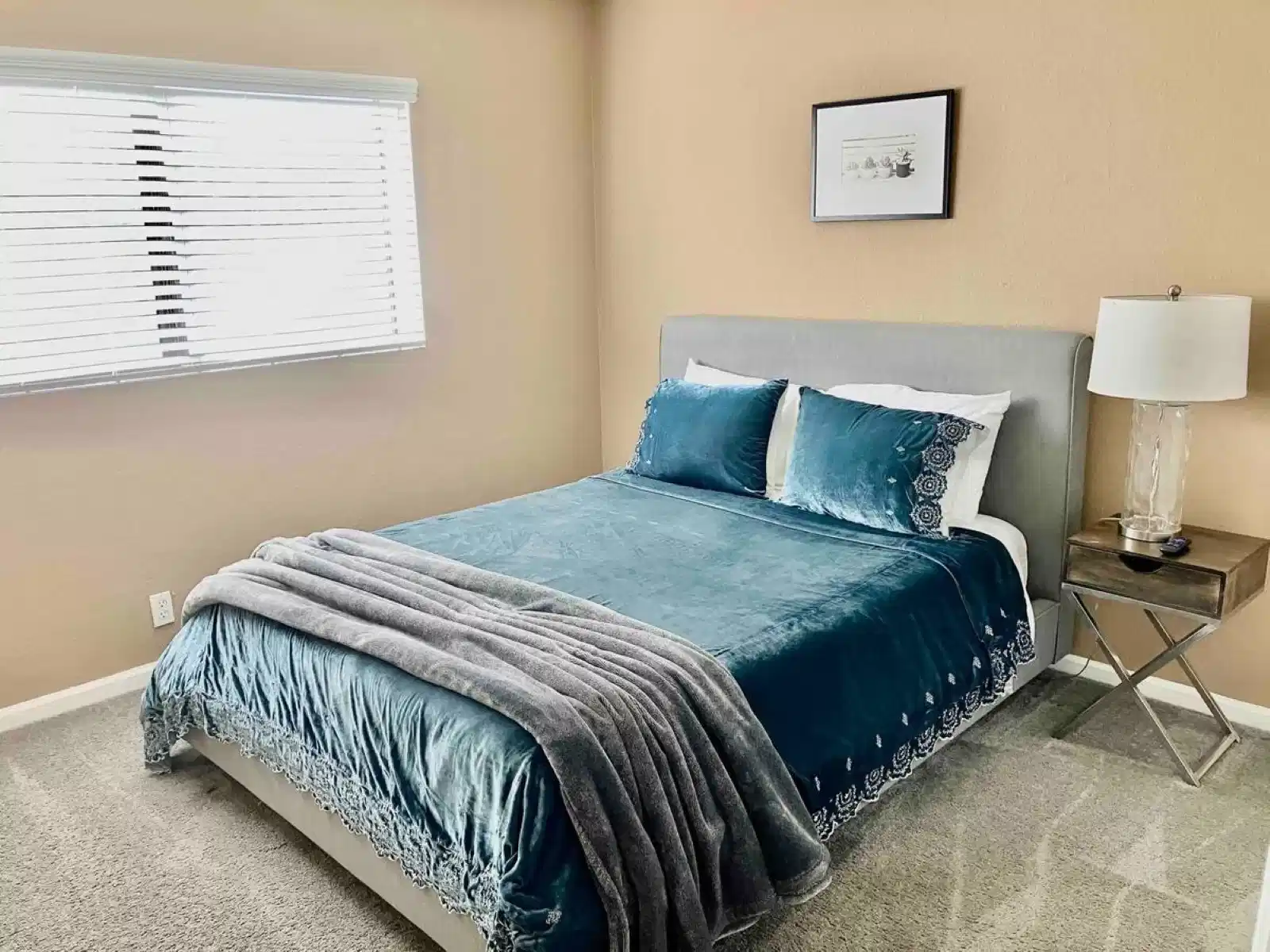 #30136 : Room in 8 Bed 2 Bath - Bedroom?w=400&h=260&fit=crop&q=40&auto=format&trim=auto